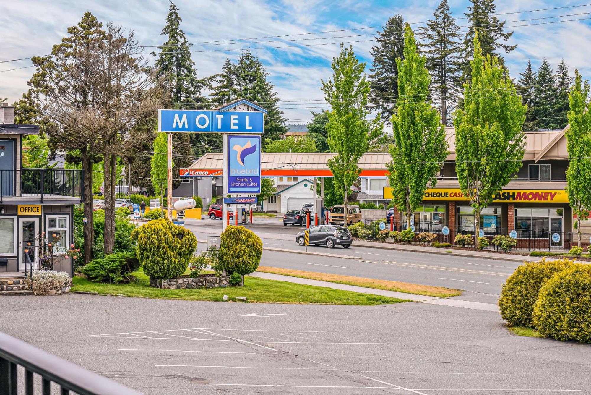 Bluebird Motel Нанаймо Экстерьер фото